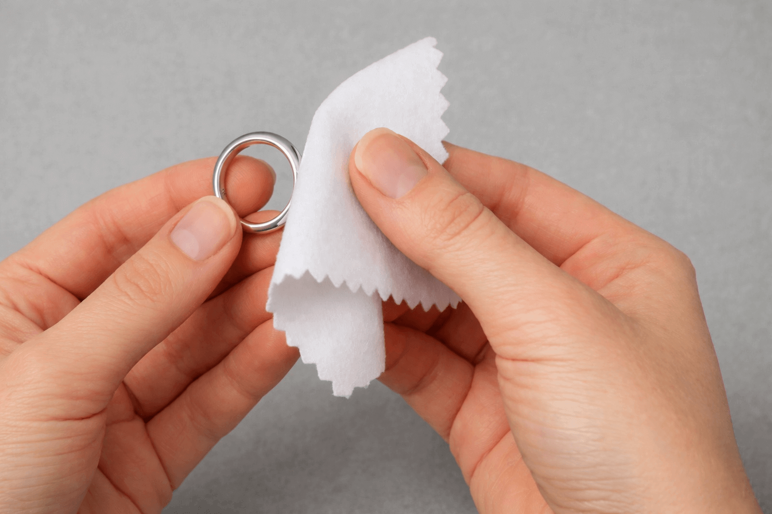 You are currently viewing Comment nettoyer des bijoux en argent ?