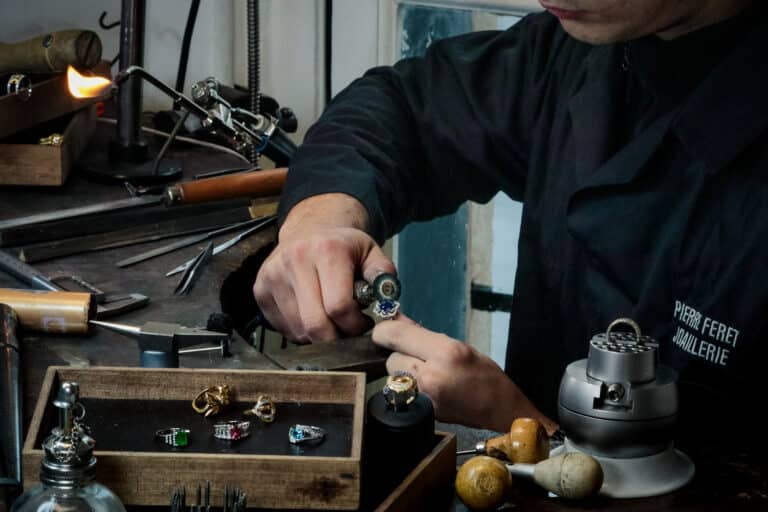 Lire la suite à propos de l’article Mise à taille de bague à Fontainebleau