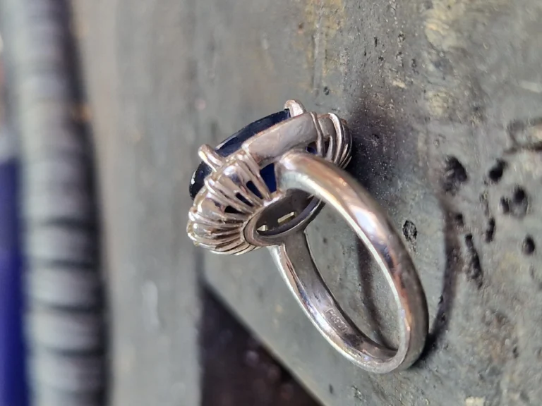 Réparation et restauration d’une bague ancienne à Fontainebleau
