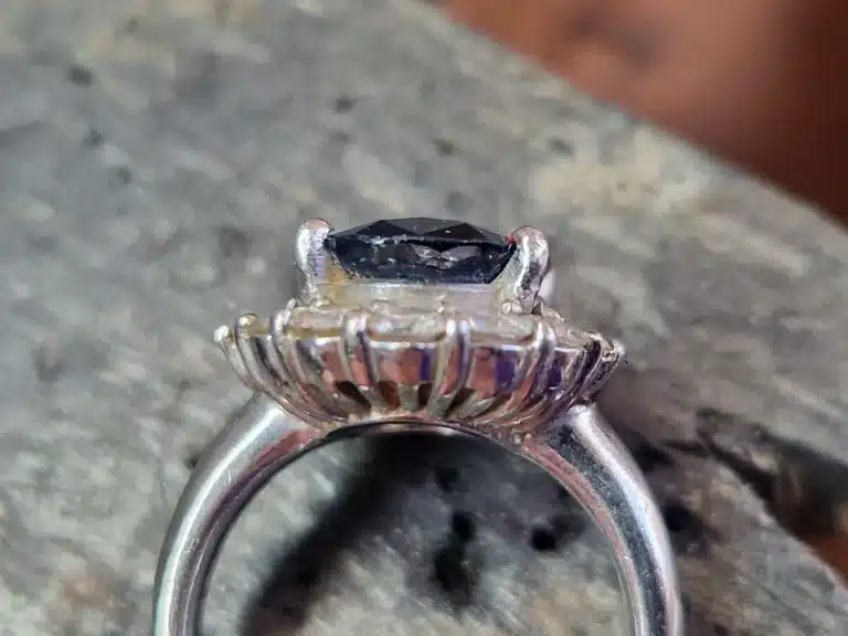 Réparation et restauration d’une bague ancienne à Fontainebleau