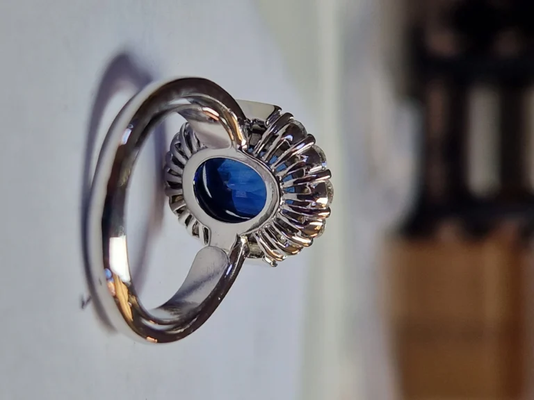 Réparation et restauration d’une bague ancienne à Fontainebleau
